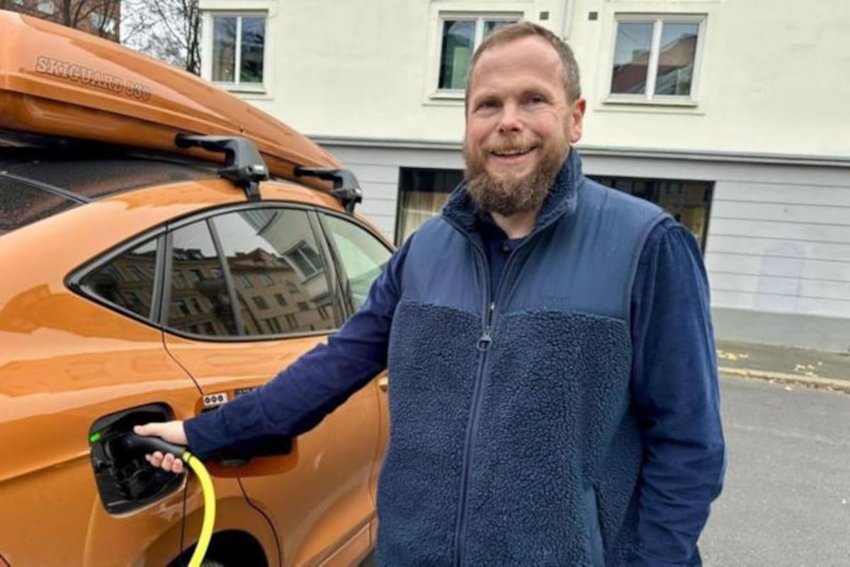 Al igual que un tercio de los automovilistas noruegos, Ståle Fyen conduce ahora un coche eléctrico.