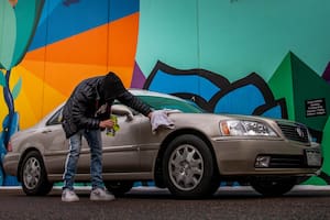 Al intentar realizar los trámites del cambio de propietario, las autoridades le confirmaron al joven que algo andaba mal con los papeles del auto