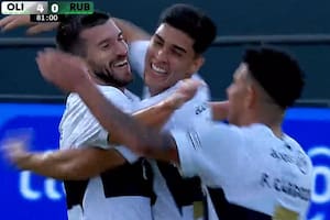 El golazo de Tim Payne en su debut en Olimpia de Paraguay