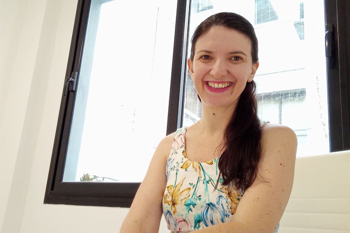 "Al llegar a mis dos años, mamá comenzó a sospechar que algo no andaba bien: no caminaba, solo me arrastraba sentada, y mi manito izquierda no se movía igual que la otra”.