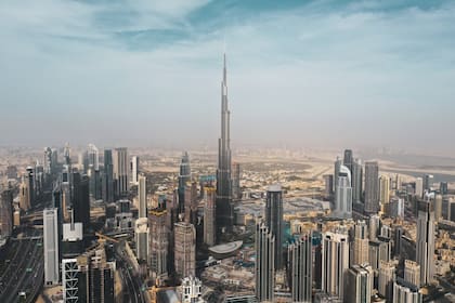 Al Mahara -la propuesta gastronómica del hotel Burj Al Arab- cuenta con un restaurante que está rodeado de un acuario gigante