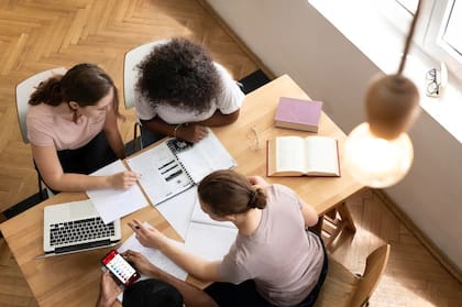 Al mejorar nuestra forma de estudiar, logrando mayor eficiencia y autorregulación, influye también positivamente en nuestra motivación