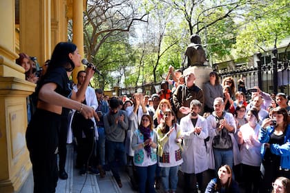 Al menos 11 escuelas de la ciudad de Buenos Aires permanecían ayer tomadas por estudiantes