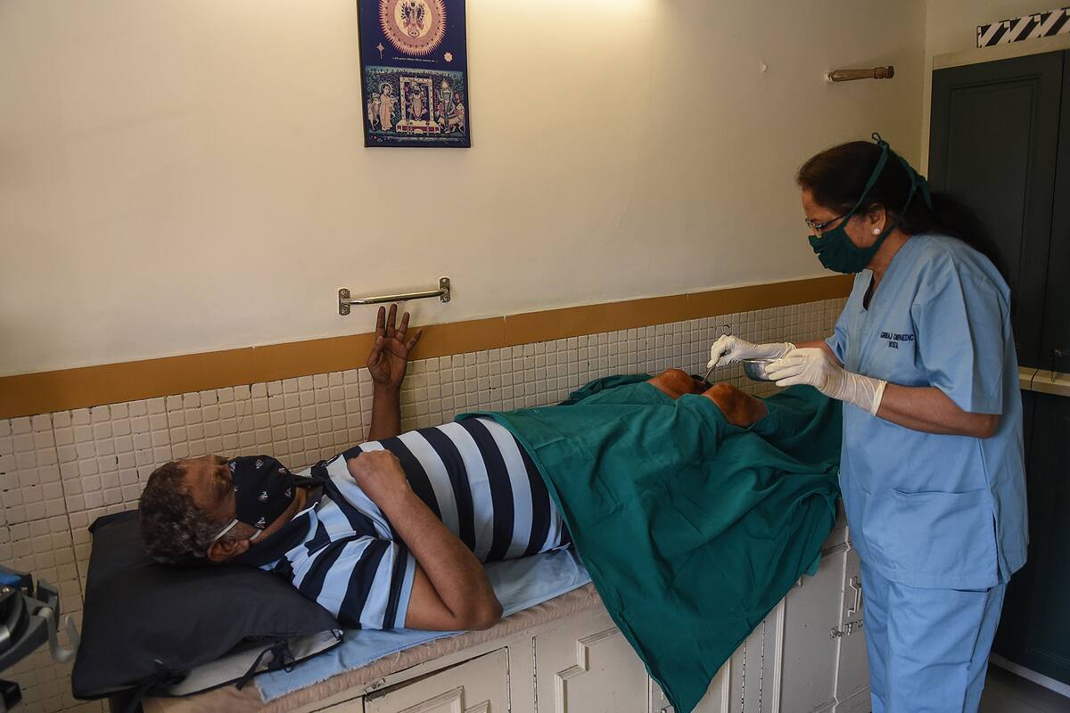 Al menos 200 personas fueron hospitalizadas y una murió en la India por una enfermedad no identificada