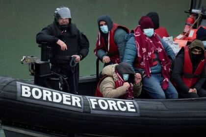 Al menos 25.000 migrantes han hecho el viaje de Francia a Reino Unido este año