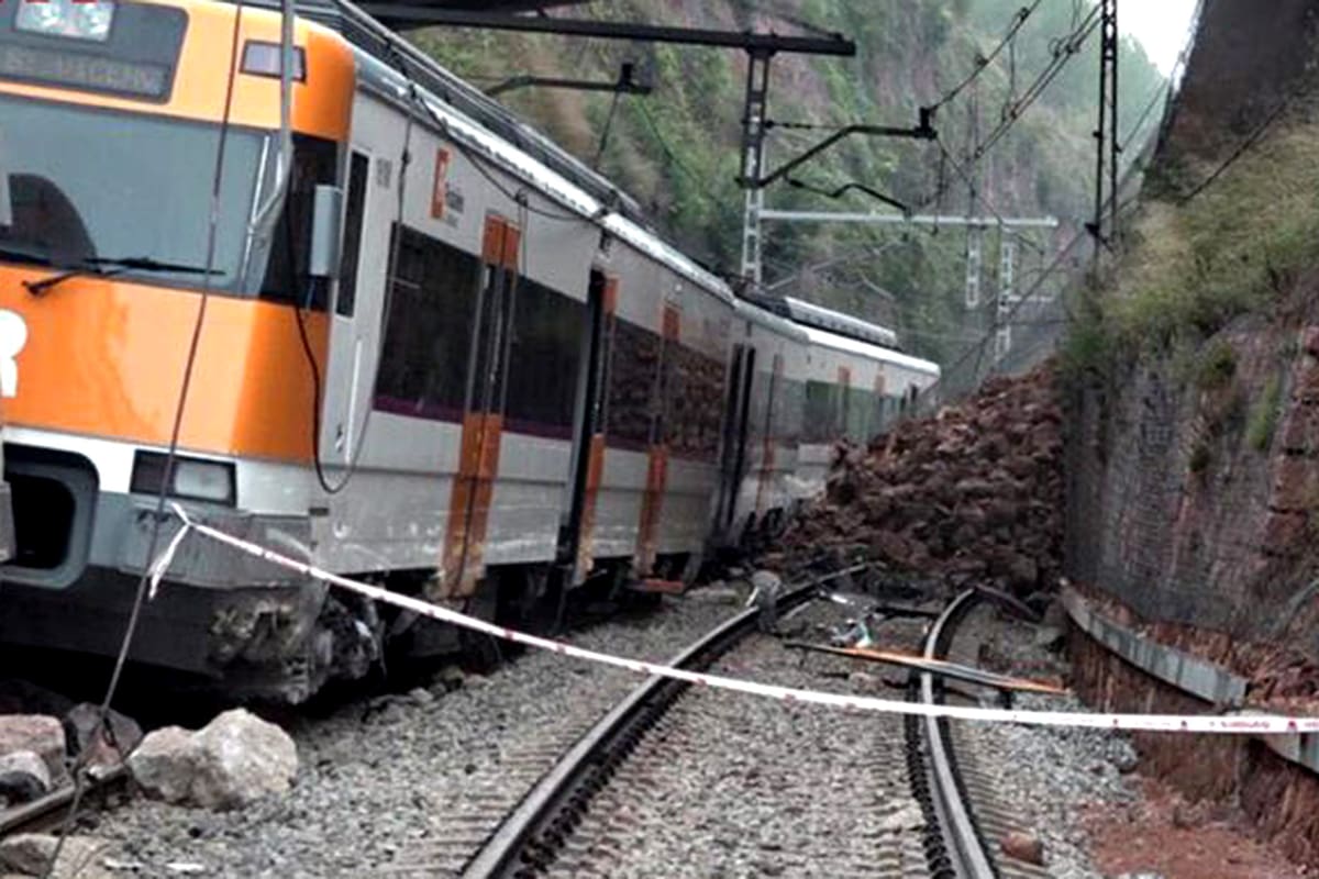 Al menos 37 heridos al descarrilar un tren de Rodalies entre Gélida y Martorell, en Cataluña, España
