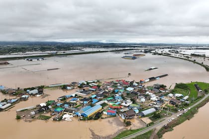 Al menos 4 muertos y 1300 evacuados tras fuertes lluvias en Corea del Sur