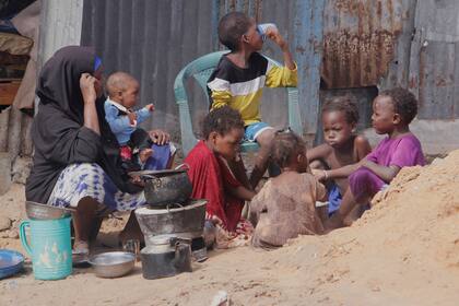 Al menos 7 muertos tras lluvias intensas que dejan inundaciones en capital de Somalia