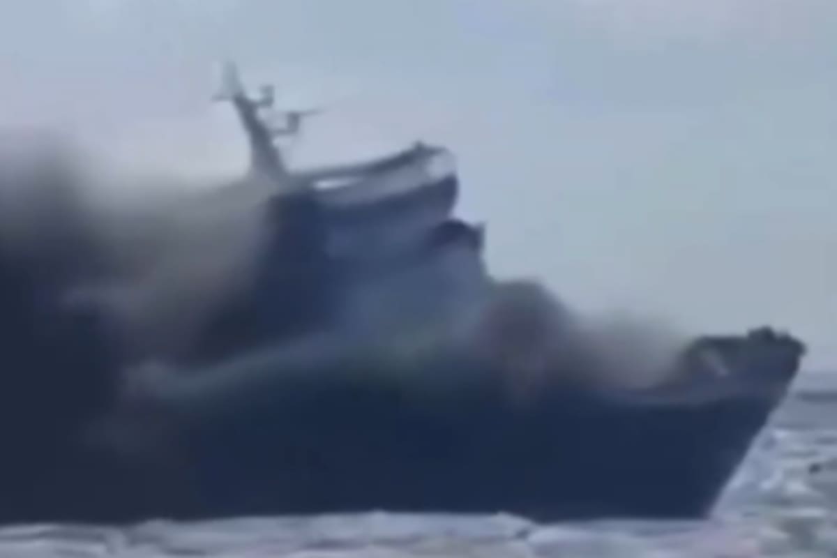 Al menos cinco personas murieron y otras 41 permanecían desaparecidas luego de que un ferry de pasajeros se incendiara frente a las costas de Java, en Indonesia