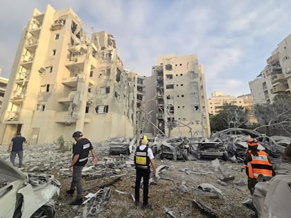 Al menos cuatro muertos en Israel tras el impacto de un misil en un edificio