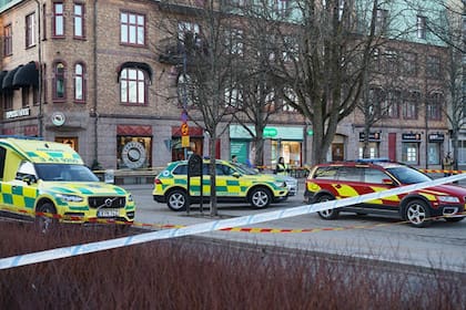 Al menos ocho personas han sido apuñaladas en un presunto ataque terrorista en Suecia