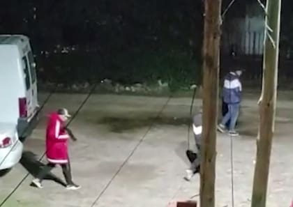 Al menos uno de los soldaditos de Chaki Chan portaba una ametralladora FMK3 en una incursión en un barrio de La Tablada