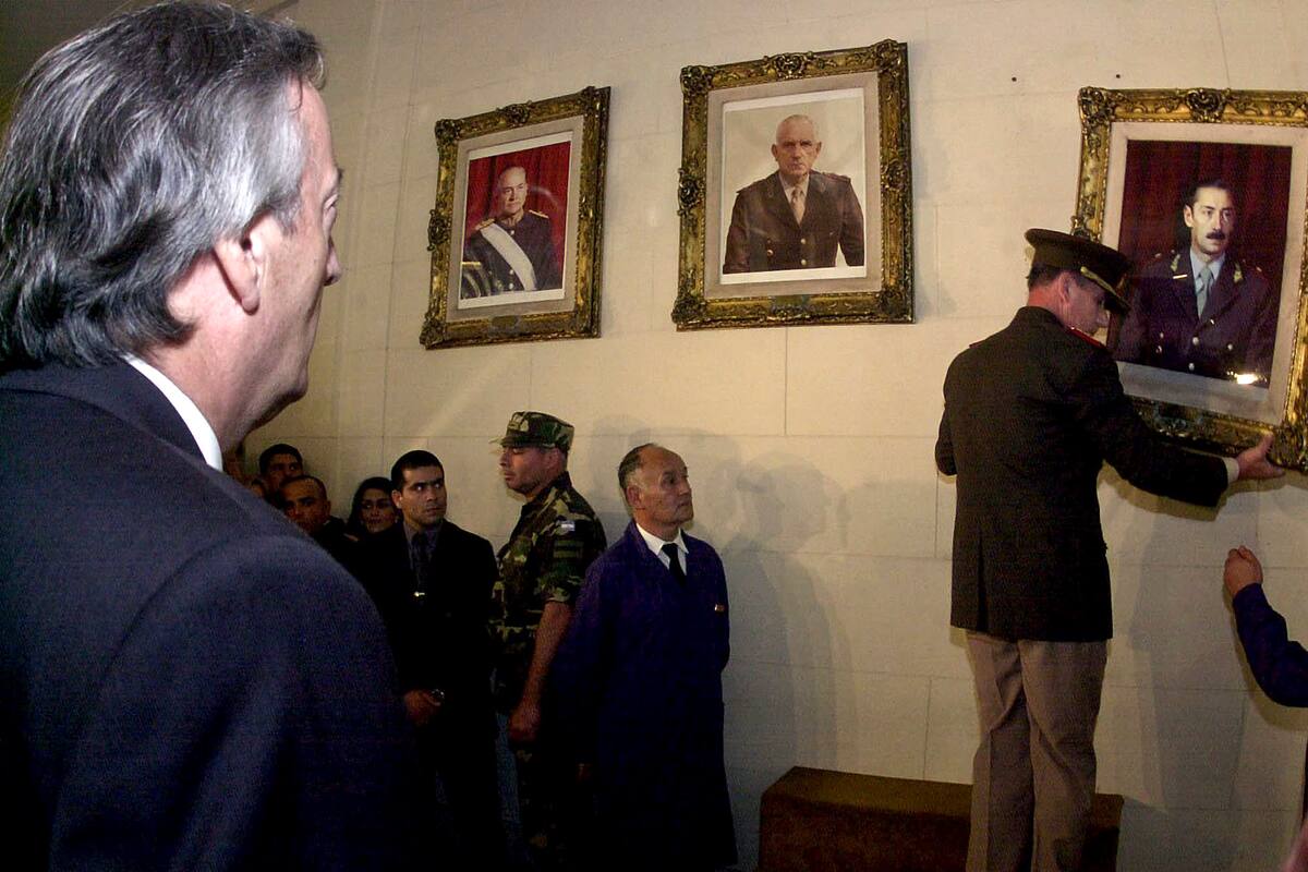 Al ordenar el retiro del cuadro de Videla, Néstor Kirchner se apropió de la causa de los derechos humanos