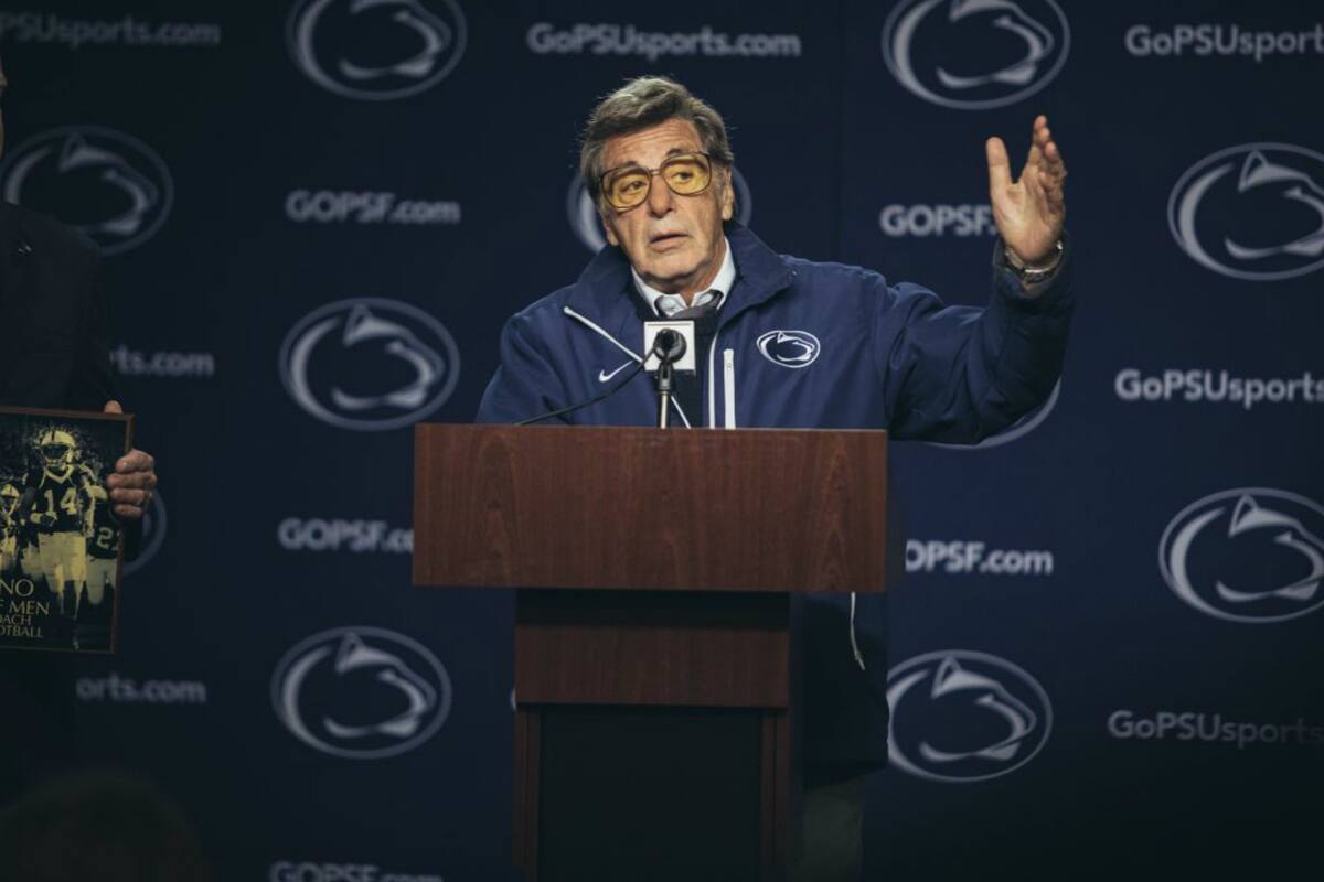 Al Pacino como Joe Paterno, el entrenador récord del fútbol americano universitario, envuelto en una trama de abusos silenciados y ocultados por los resultados deportivos