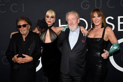 Al Pacino, Lady Gaga, Ridley Scott y Giannina Facio fueron las grandes figuras de la noche de estreno de la película House of Gucci celebrada ayer en el Rose Theatre del Jazz del Lincoln Center de Nueva York