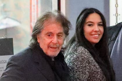 Al Pacino y Noor Alfallah, el pasado abril, antes de que la productora diera a luz al pequeño Roman