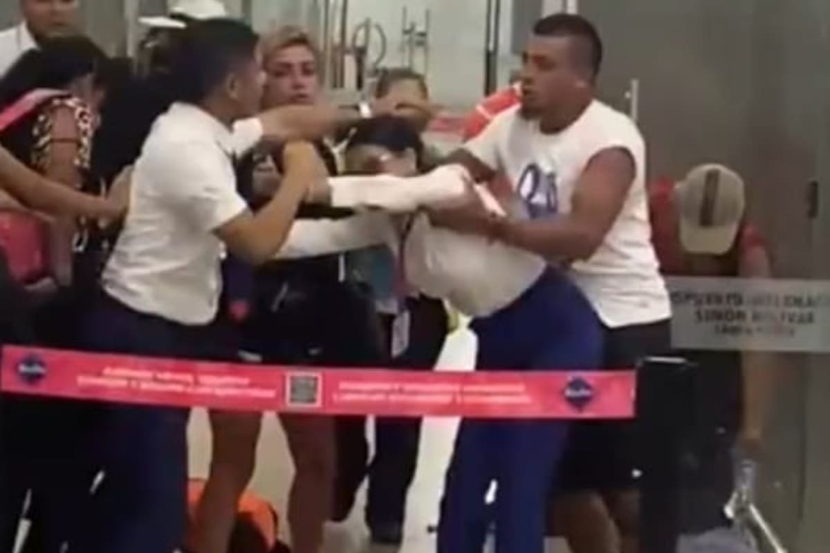 Al parecer el pasajero no pagó el ingreso de su mascota (Foto: Cortesía)