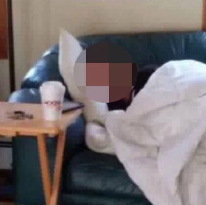 Al percatarse de lo sucedido, Christopher le sacó una fotografía a la niñera para tener pruebas de lo acontecido