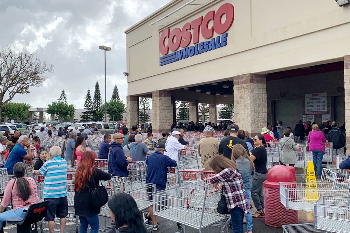 Al presentar su membresía de Costco, una compradora evitó cargos extras en otra tienda, al demostrar el valor oculto de este beneficio
