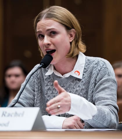 Evan Rachel Wood cuando narró su traumática experiencia frente al Congreso de Estados Unidos