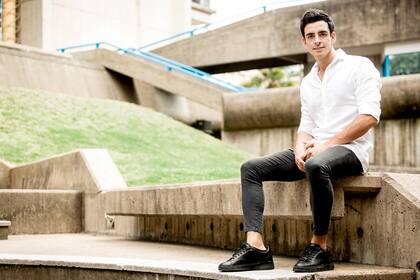 “¡Al principio mis amigos
me volvían loco! Me acuerdo
de unas fotos que hizo
Caro con unos hot jeans
que fueron una revolución.
Después aprendí que
era más sano no darle
importancia. ¡Y eso que a
veces se zarpaban con las
cosas que me decían!”