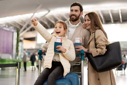 Al registrar su participación en el Programa de Visas de Diversidad de EE.UU., La persona deberá incluir a su cónyuge e hijos menores de edad