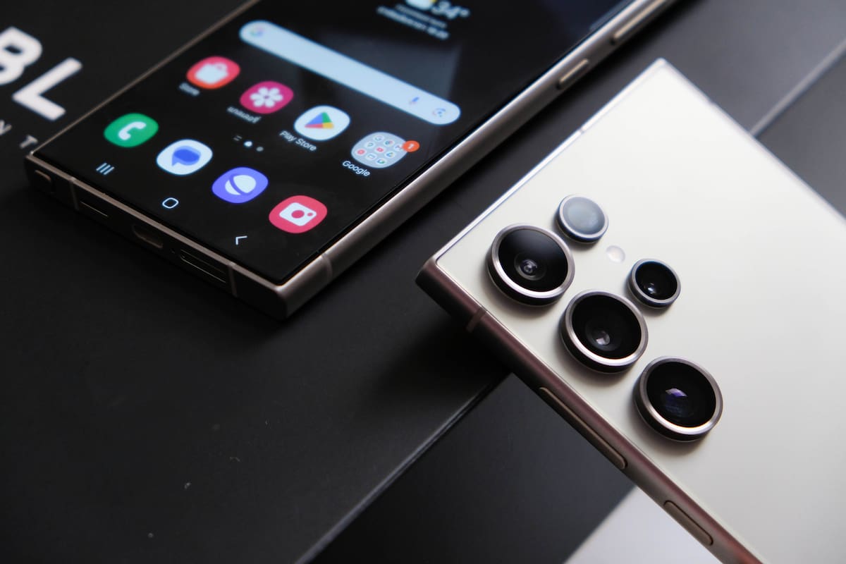 Al trío básico de teléfonos (el Galaxy S25, el Galaxy S25+ y el Galaxy S25 Ultra) Samsung sumaría un nuevo modelo, el Galaxy S25 Slim