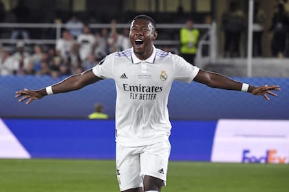 Alaba celebra su gol, el primero de Real Madrid