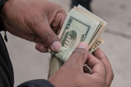 Alameda también tendrá un ajuste local: el salario mínimo pasará a US$17,76 por hora desde julio