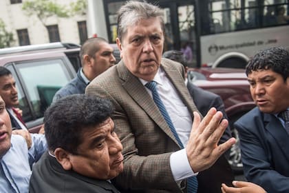 Alan García se disparó hoy cuando fueron a detenerlo a su casa