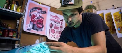 Alan Berry Rhys, el diseñador que prioriza el descanso para potenciar su creatividad.