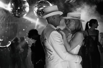 Alan Fanea y Grace Goldsmith disfrutaron de su fiesta de casamiento junto a 500 invitados