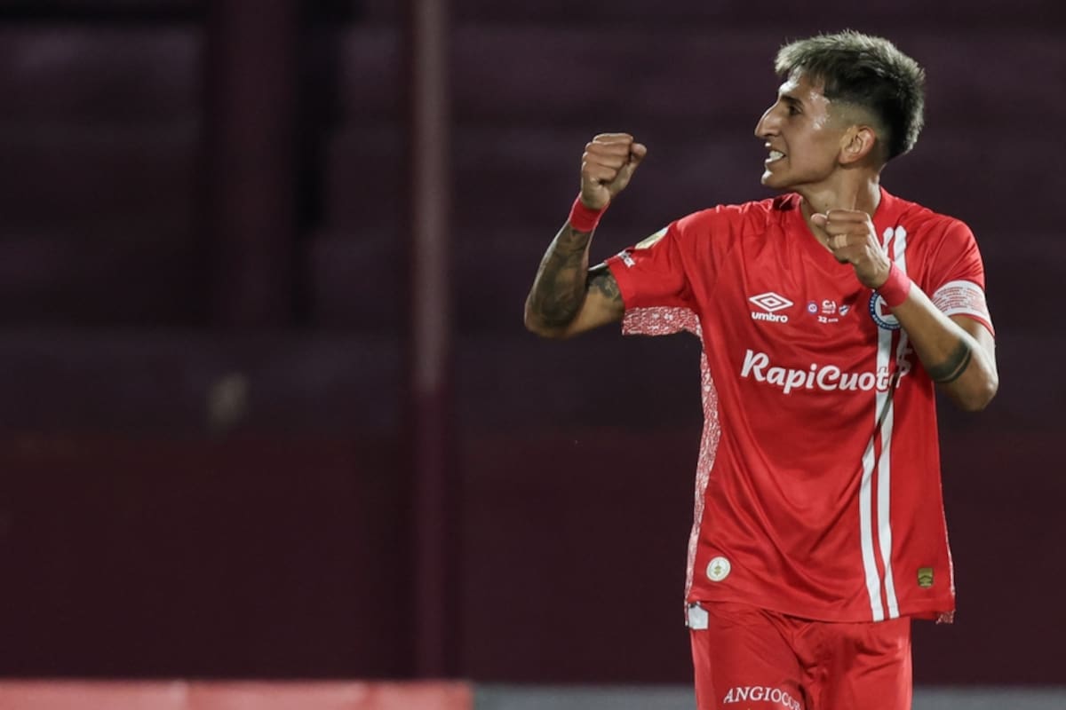 Alan Lescano es una de las grandes figuras de Argentinos Juniors; el mediocampista sería titular ante Barcelona