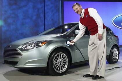 Alan Mulally, CEO de Ford, durante la presentación del Focus eléctrico en la feria CES de Las Vegas en 2011