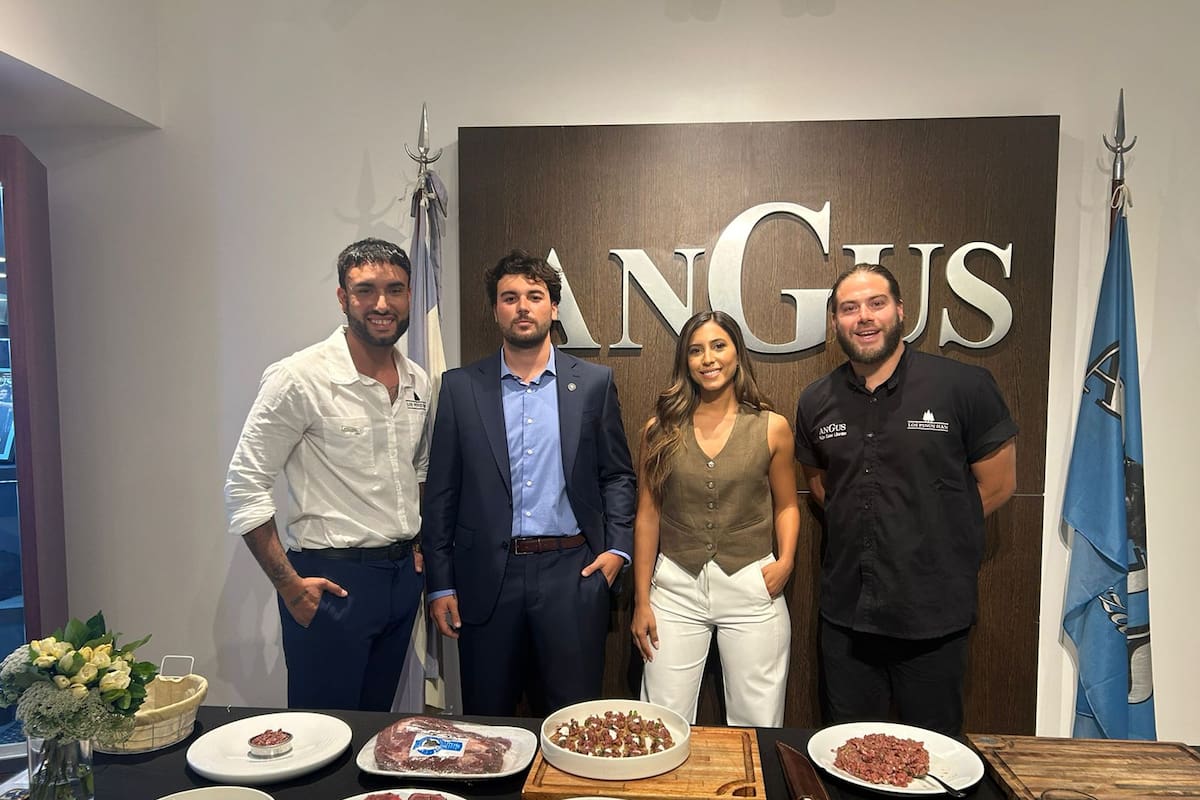 Alan Rueco, Francisco Cabrales, Johanna Rueco y Felipe Cuneo Libarona