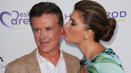Alan Thicke y su última mujer, durante un evento