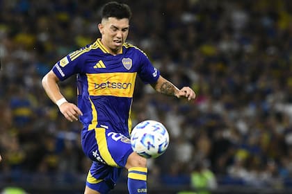 Alan Velasco, en su debut con la camiseta de Boca, club que pagó diez millones de dólares por su pase