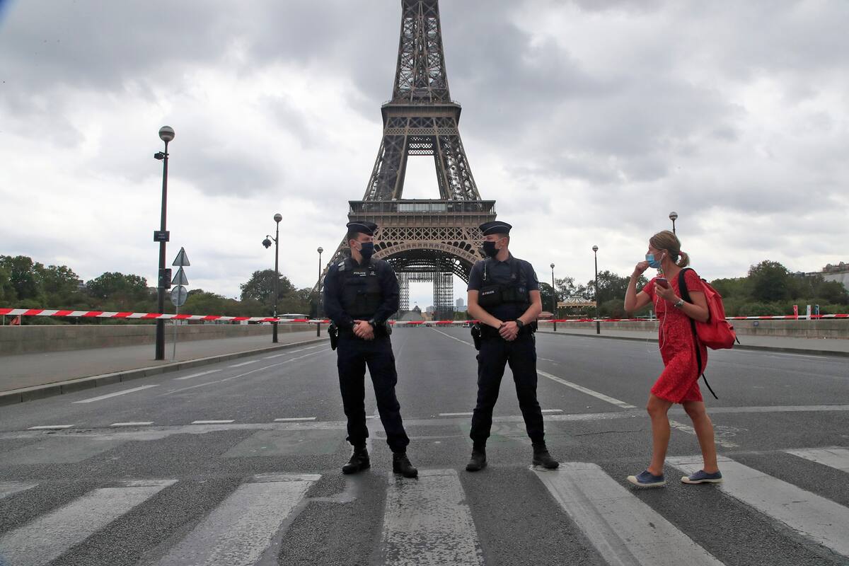 Alarma en París: evacuan la Torre Eiffel ante una posible amenaza de bomba