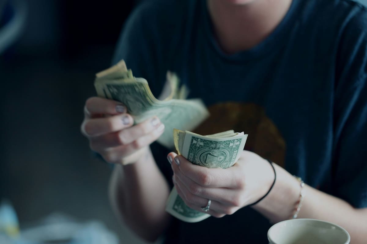 Alaska otorga cheques de estímulo en junio a los habitantes elegibles que cumplan una serie de requisitos
