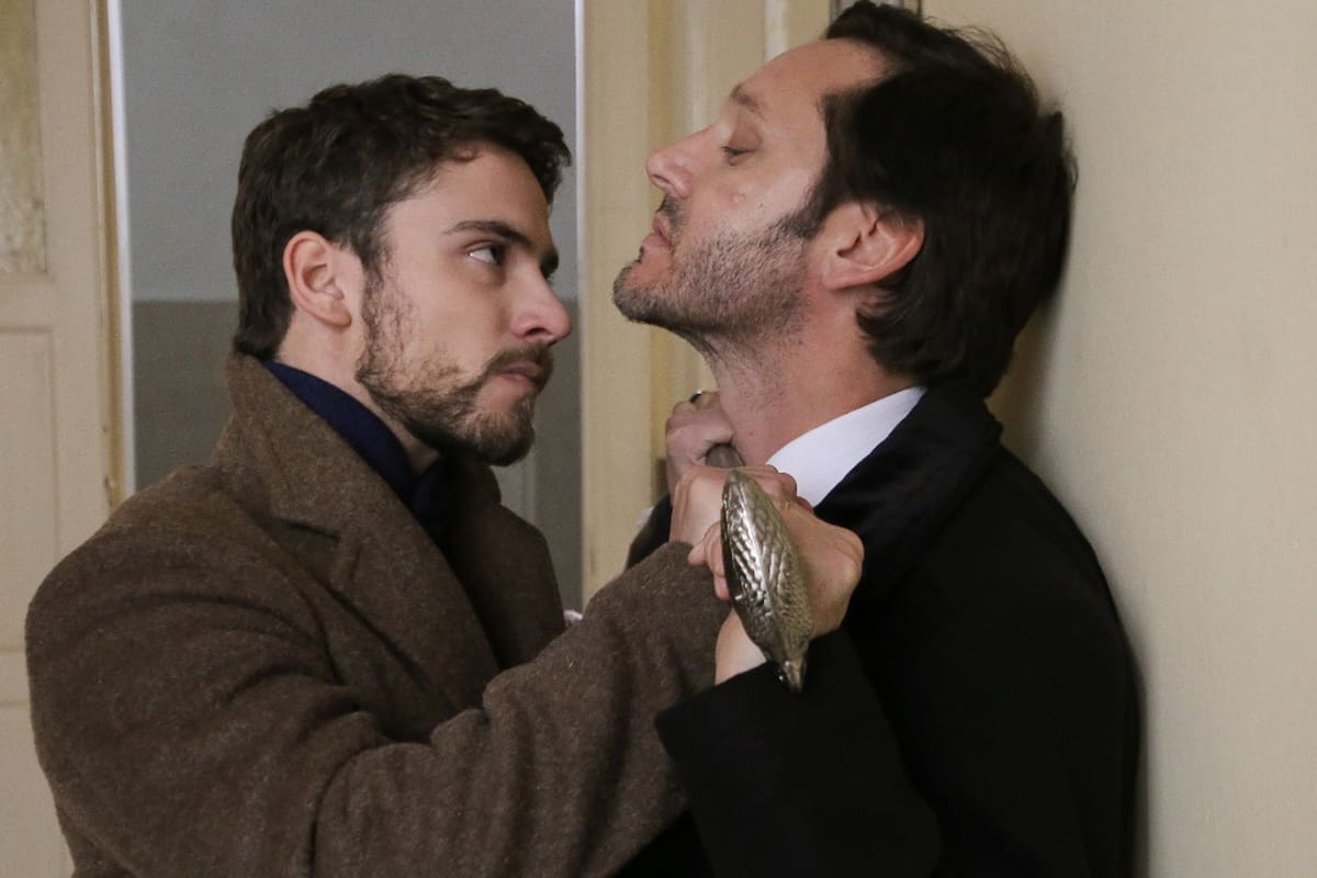 Albert Baró y Benjamín Vicuña, en una escena que se verá hoy en la novela