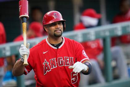 Albert Pujols conversa con Angelinos sobre el puesto de mánager, según fuente de AP