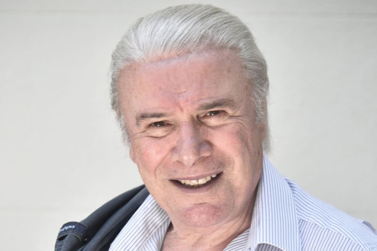Sus comienzos fueron en las novelas y en los unitarios nocturnos, hasta que en 1979 Hugo Moser le propuso protagonizar la comedia Los hijos de López