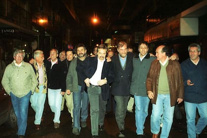 Alberto Fernández militó desde muy joven en las filas del PJ porteño, donde conoció a muchos de sus amigos más cercanos