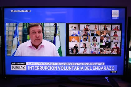 Alberto Weretilneck es uno de los indecisos que podría definir la votación