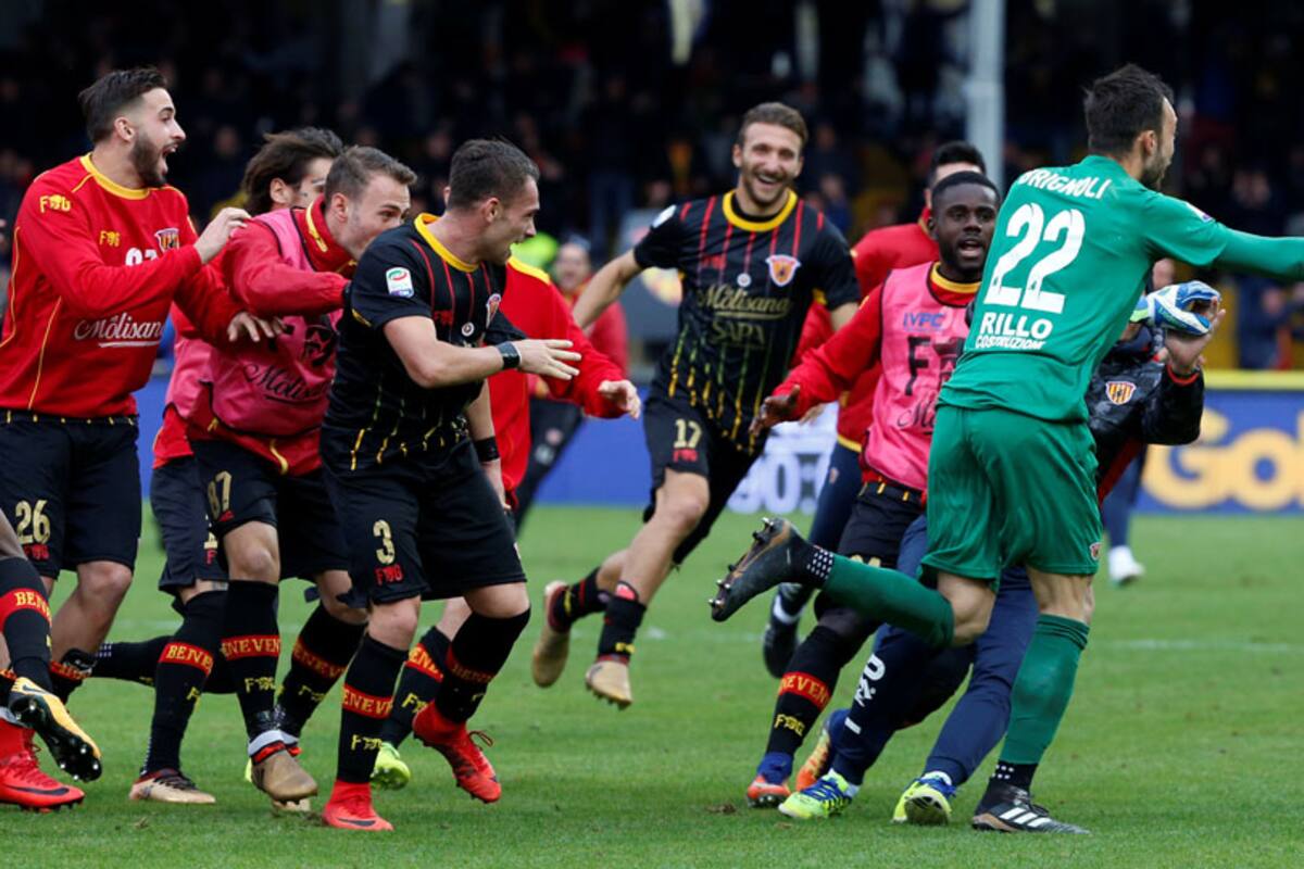 Alberto Brignoli empató el partido en la última jugada