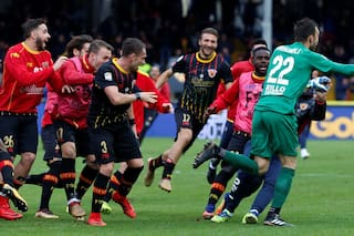 Sufre Milan: Benevento le empató con un gol de su arquero sobre el final
