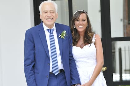 Alberto Cormillot, de 81 años, se casó con su colega, la nutricionista Estefanía Pasquini, de 33, el domingo al mediodía en Villa Devoto