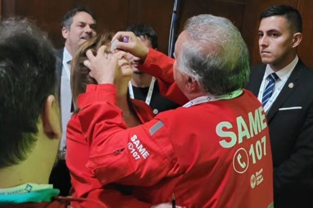 Alberto Crescenti, director del SAME, junto a Patricia Bullrich, al concluir el debate presidencial
