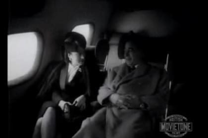 Alberto Dodero y su esposa a bordo del hidroavión Short S.25, en Belfast