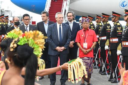 Alberto Fernández al llegar a Bali por el encuentro del G-20